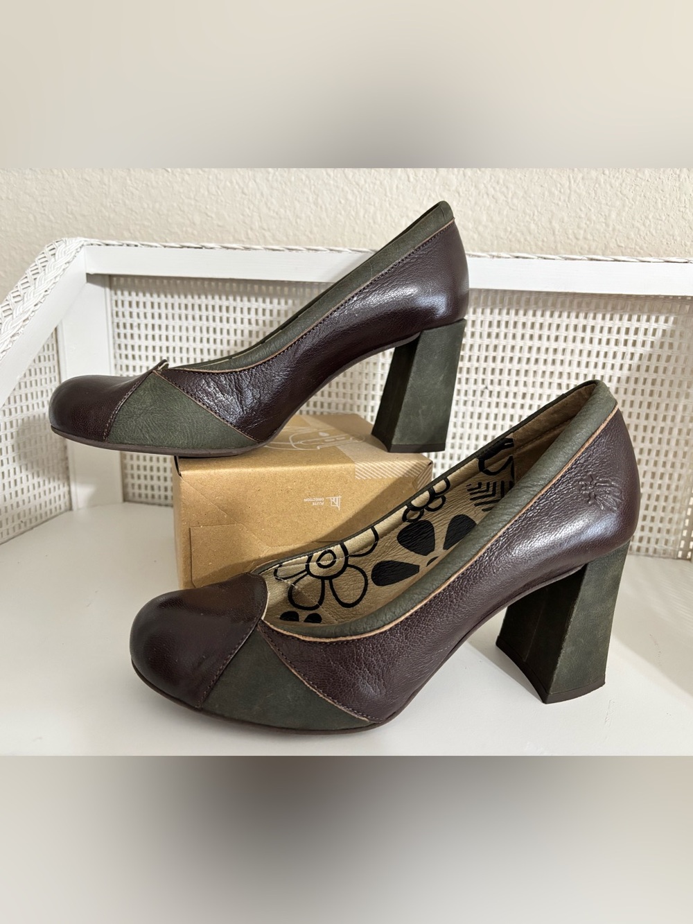 Fly London Two-Tone Plum Leather and Olive Suede Block Heel Pumps - Like New